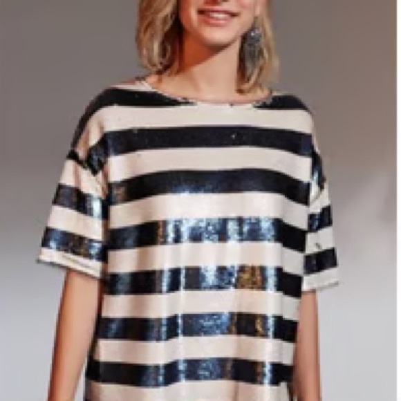 Silence + Noise Blue & Cream Sequin Top - Picture 1 of 5